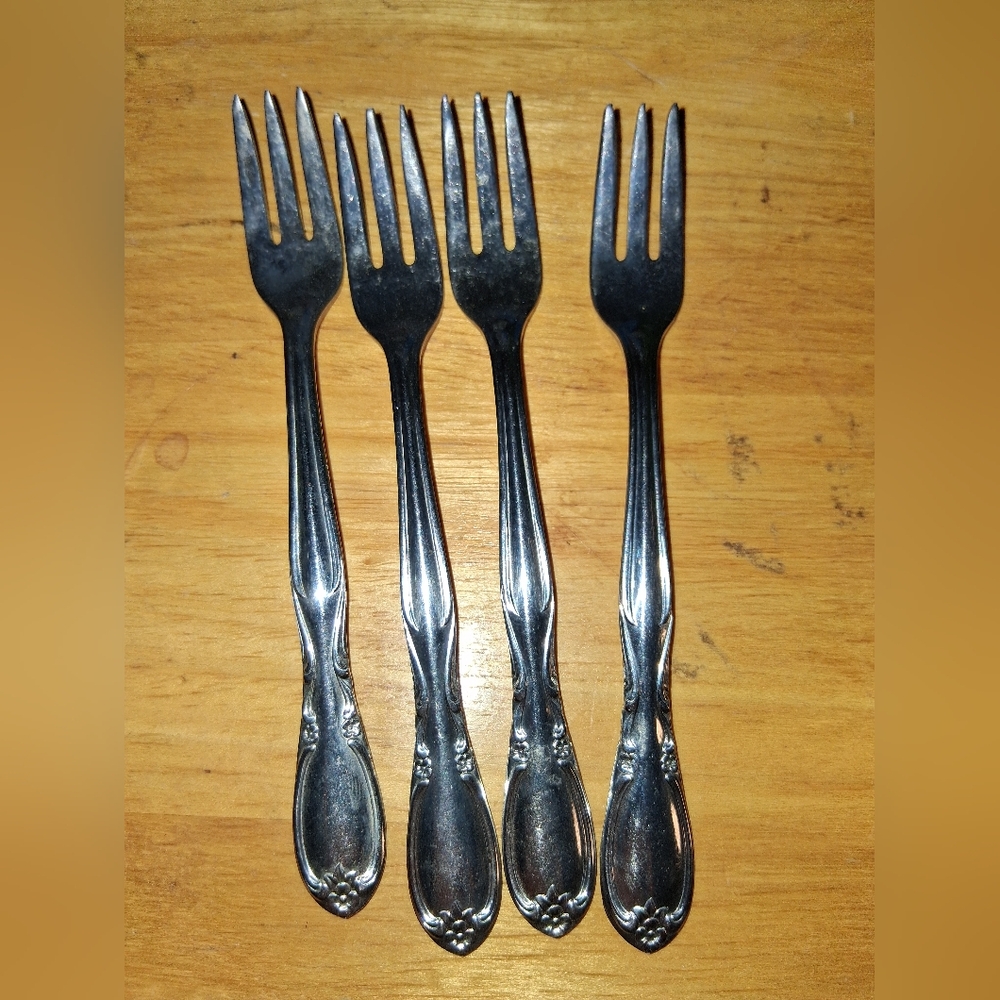 Set Of 4 Superior USA Stainless Seafood  Cocktail Forks Flatware